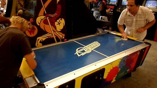 Air-Hockey-Rules-Competition-and-Stratos